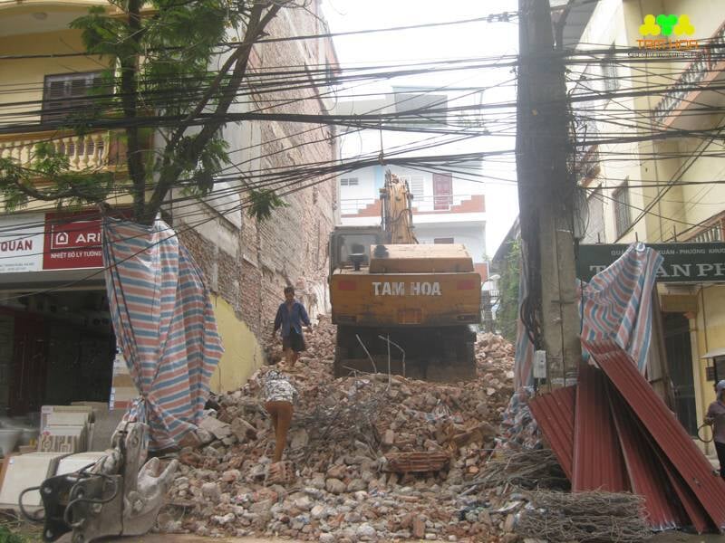 thao-do-nha-dan-dung-bang-may-cuoc